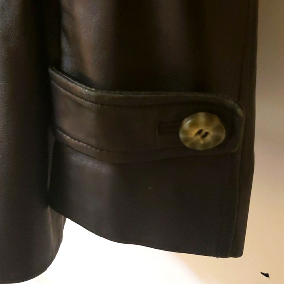 Black leather coat by Danier - Picture 4 of 9